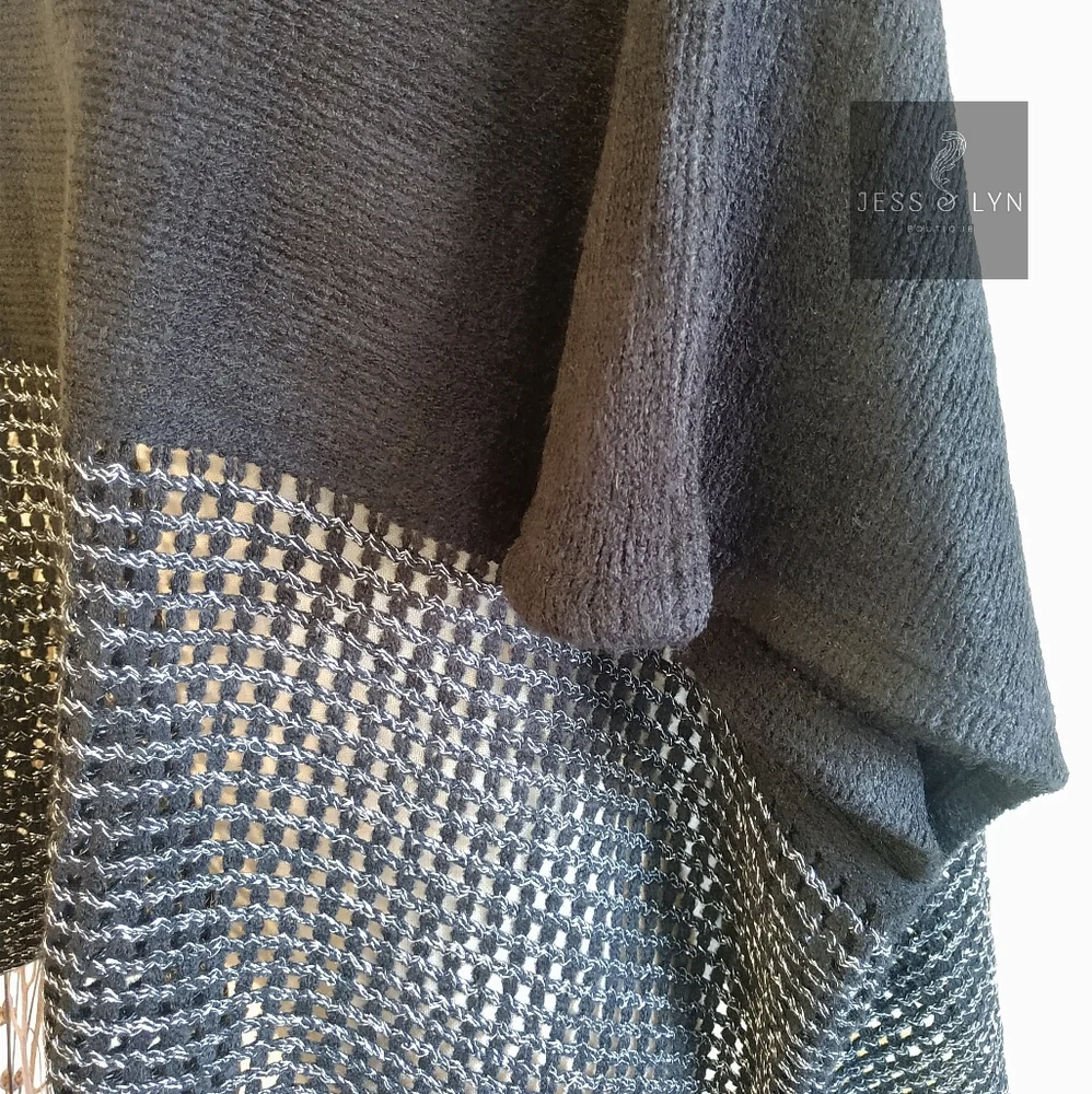 🆕RAYA- Black Oversized Two Tone Knit Sweater w/Wide Sleeves - Picture 12 of 12